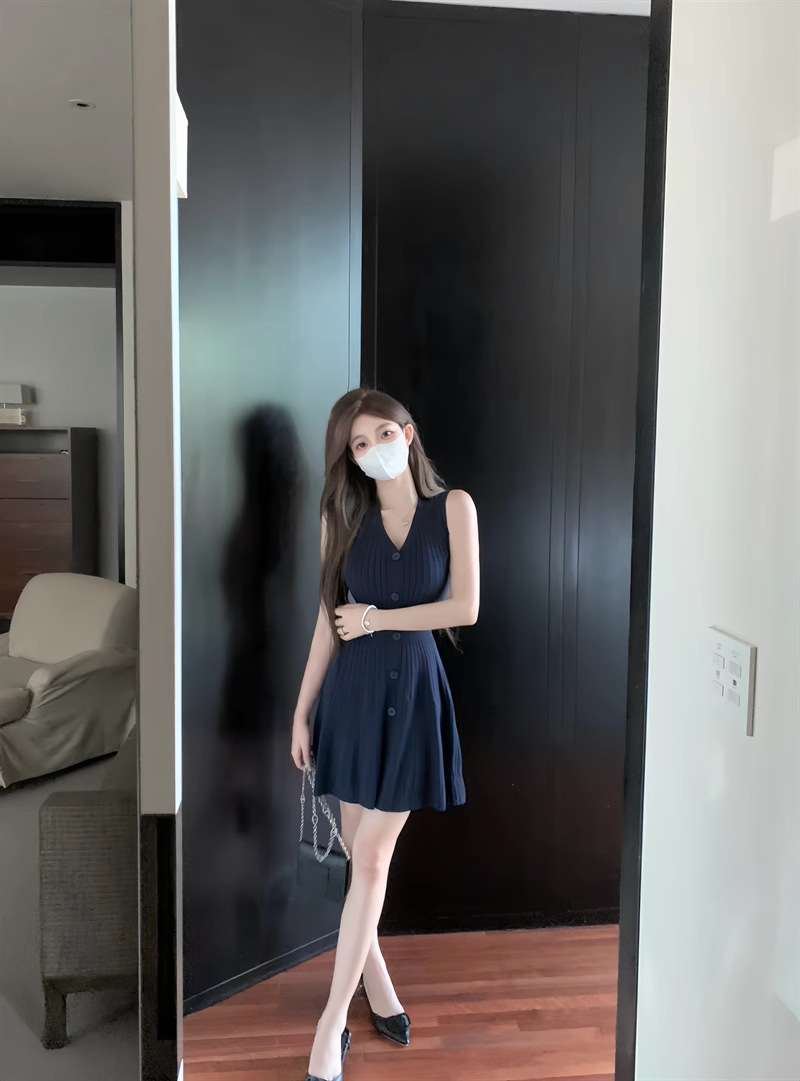 ミニワンピース フリル付きリブニットフレアワンピース