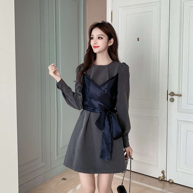 ミニワンピース リボン付きサイドフレアワンピース