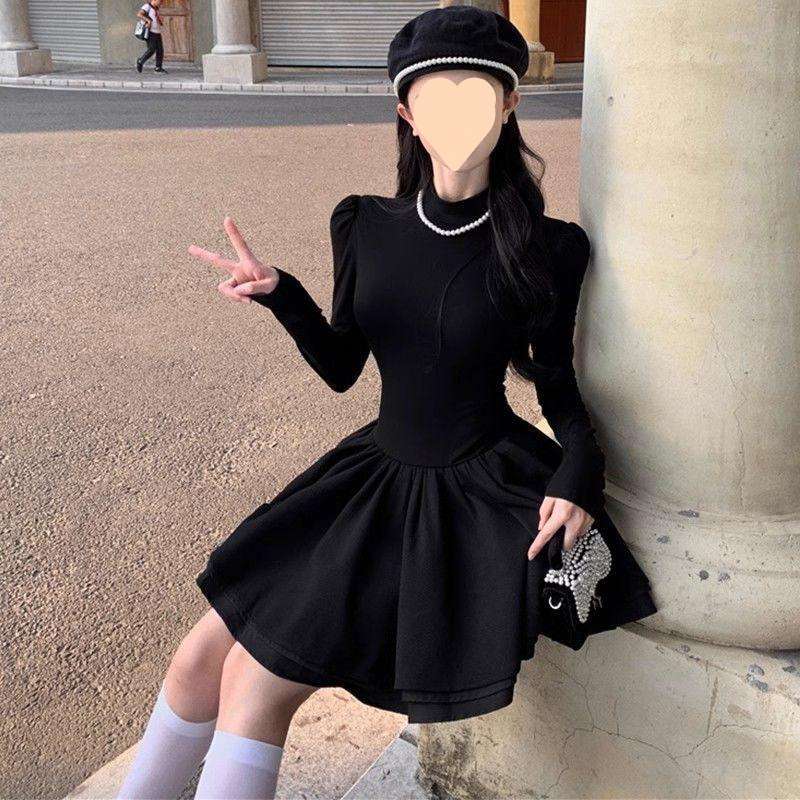 パール付きキャップ付きフレアミニワンピース