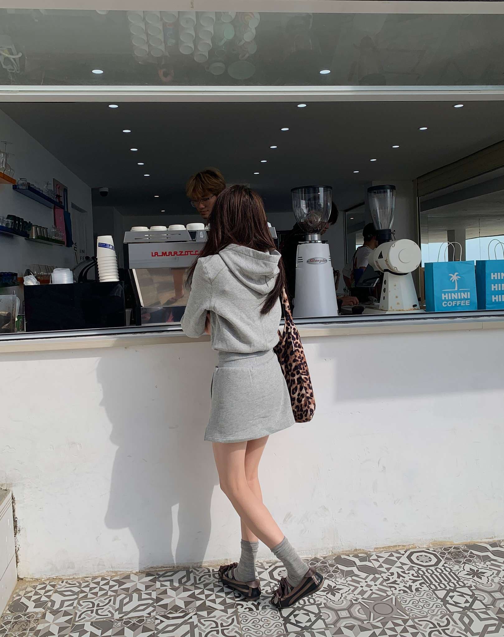 ミニワンピース フード付き 無地パーカー ワンピセット👗