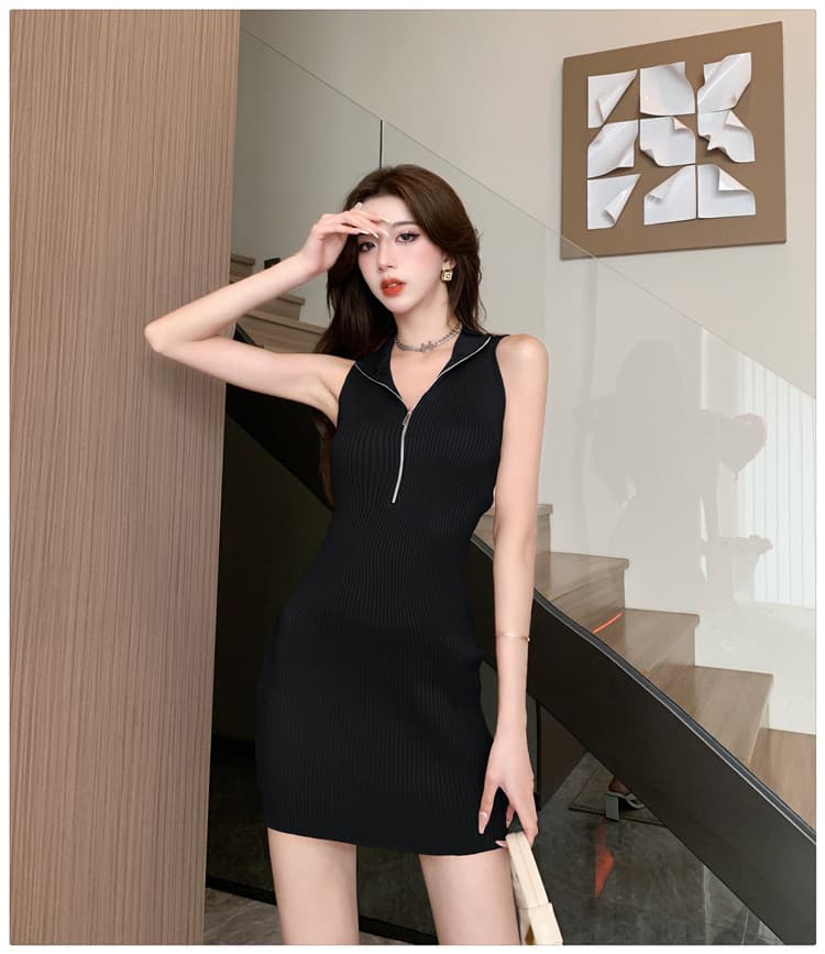 ミニワンピース チャック付きノースリーブワンピ