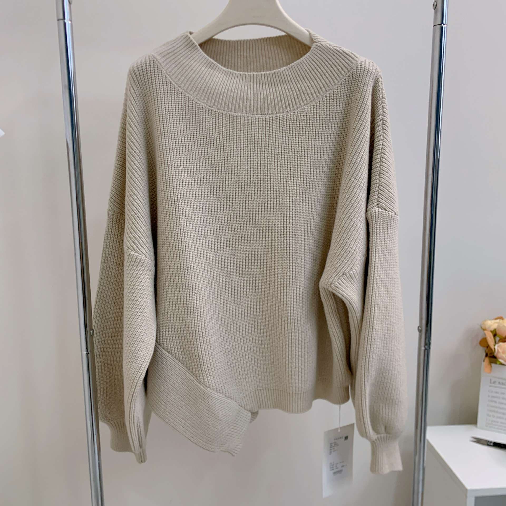 オフショルダーニットミニワンピース