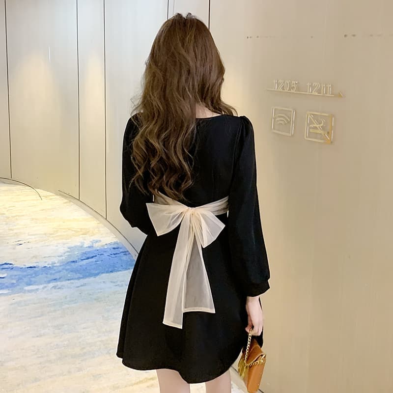 胸元チュールリボンフレアミニワンピース