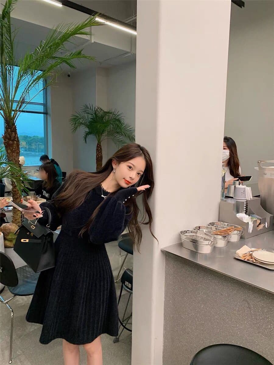 ふんわりニットフレアミニワンピース