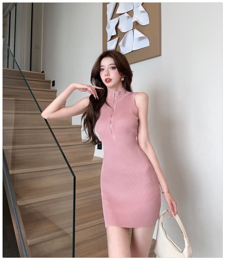 ミニワンピース チャック付きノースリーブワンピ