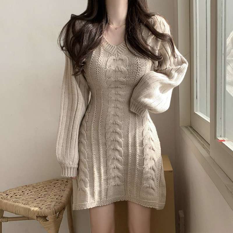 【秋冬コーデ】ケーブル編みニットミニワンピース