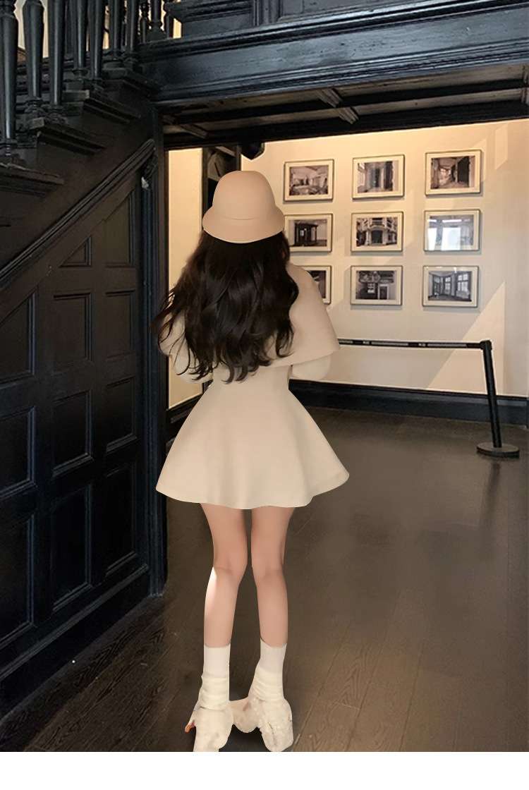 ミニワンピース ふわもこ襟付きフレアデザイン 胸元リボン