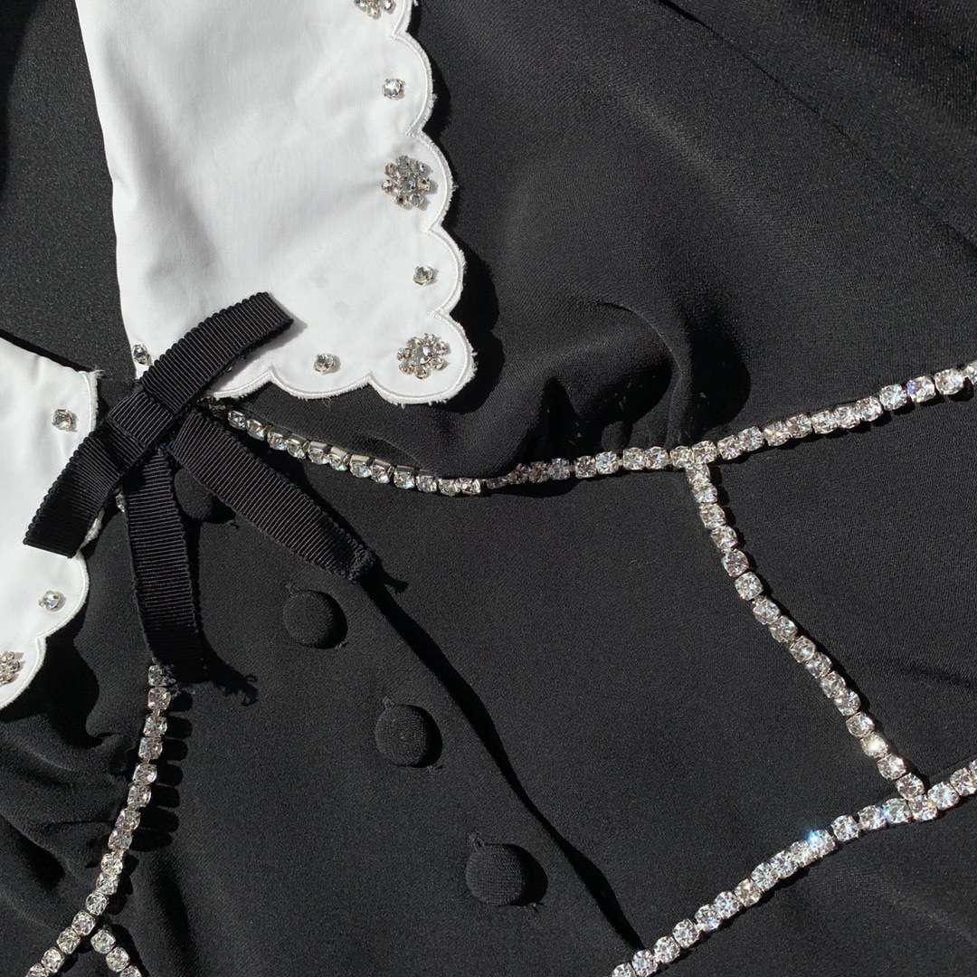 レース襟パール装飾フレアミニワンピース