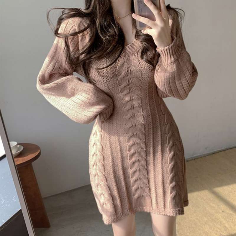 【秋冬コーデ】ケーブル編みニットミニワンピース