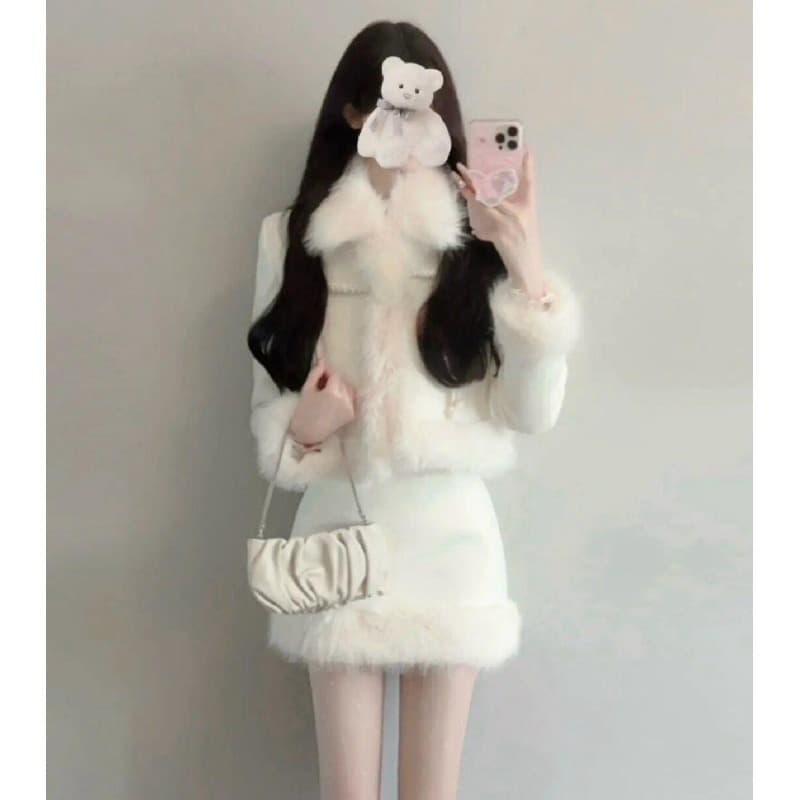 もこもこファー付きミニワンピース