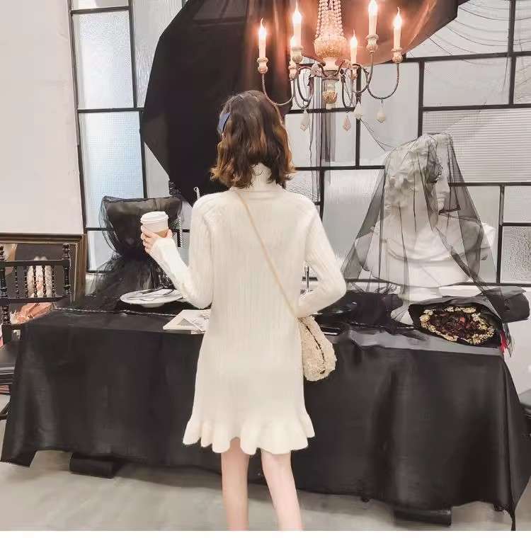 ミニワンピース タートルネックニットワンピース