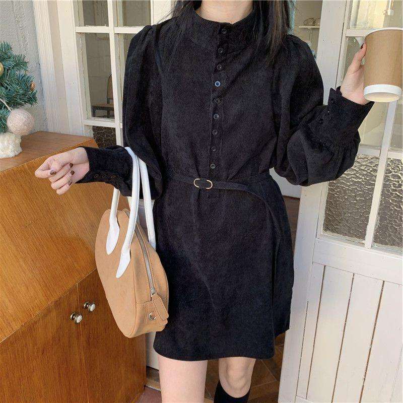 ゆったりシルエットのシャツミニワンピース