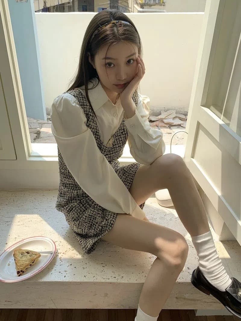 ミニワンピース 優美な襟付きツイード