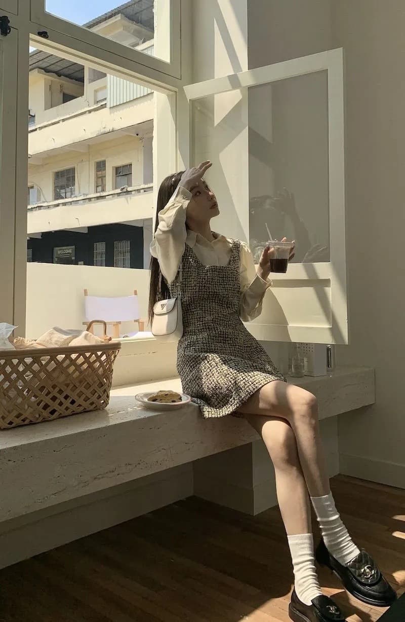 ミニワンピース 優美な襟付きツイード