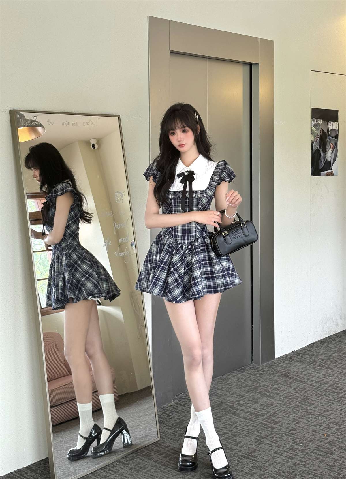 胸元リボン付きチェックフレアミニワンピース