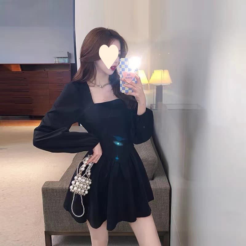 ミニワンピース 優美なスクエアネック ふんわりフレアミニワンピース